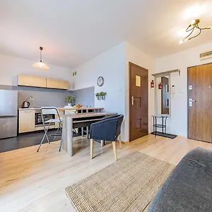 Apartament Z Balkonem I Bezplatnym Parkingiem Apartment